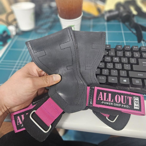 all out 이윤성 스트랩 팝니다 free사이즈