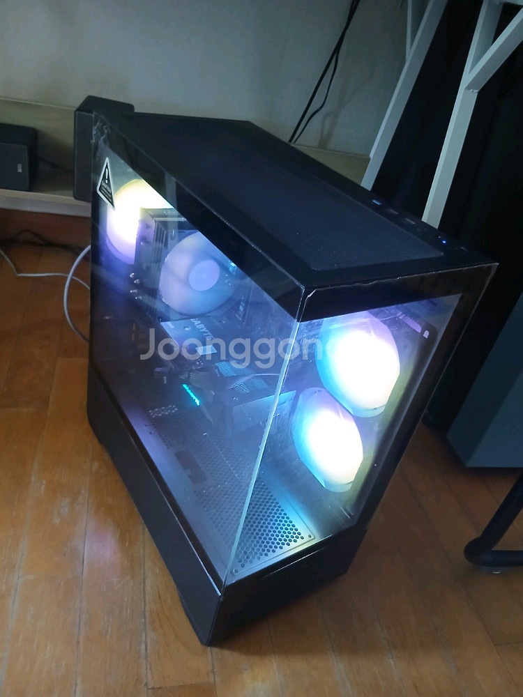 게이밍 컴퓨터 라이젠5600 rx7600--0
