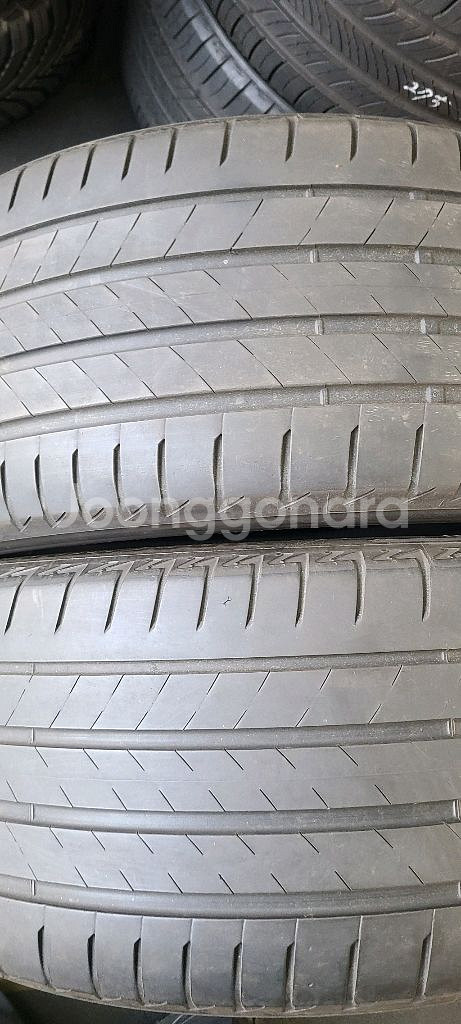 255 40 20 브릿지스톤 중고타이어 S클 순정타이어--0