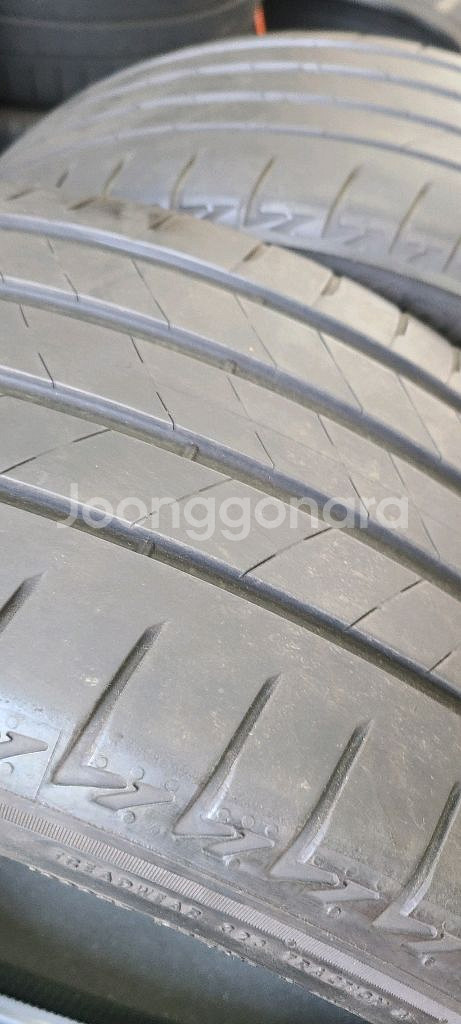 255 40 20 브릿지스톤 중고타이어 S클 순정타이어--1