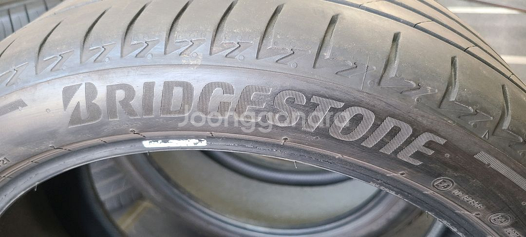 255 40 20 브릿지스톤 중고타이어 S클 순정타이어--3