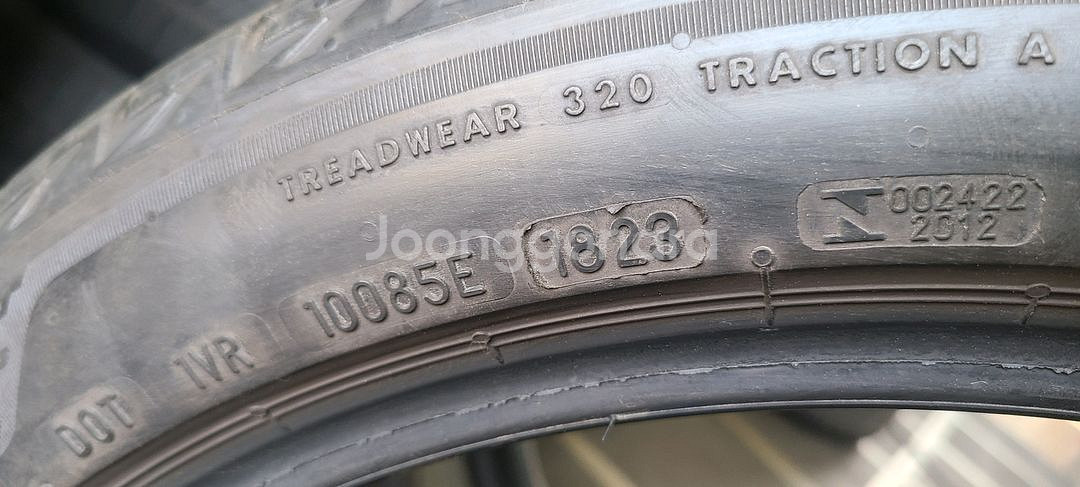 255 40 20 브릿지스톤 중고타이어 S클 순정타이어--4