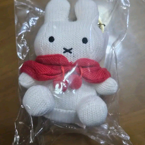 [새상품] 케이프 니트 미피 miffy 뜨개 인형키링