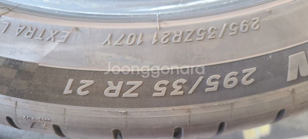 295 35 21 미쉐린 올시즌4 중고타이어2개--3