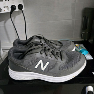 뉴발란스운동화 270