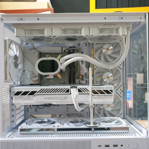 9800X3D & RTX5080 화이트 게이밍 컴퓨터