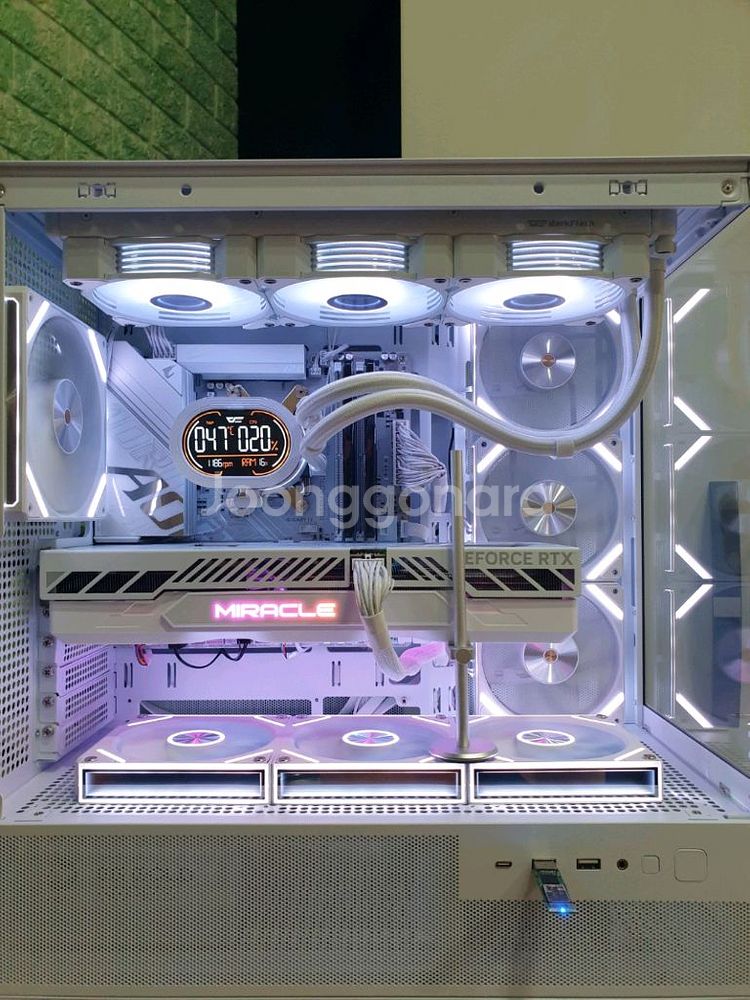 9800X3D & RTX5080 화이트 게이밍 컴퓨터--1