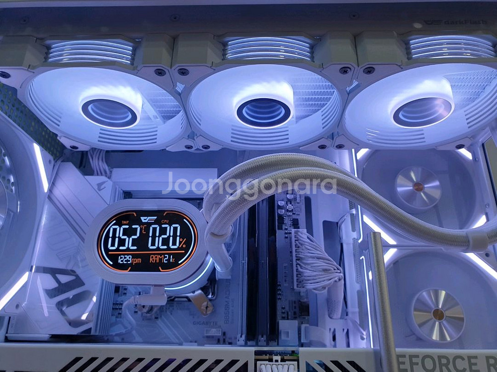 9800X3D & RTX5080 화이트 게이밍 컴퓨터--3