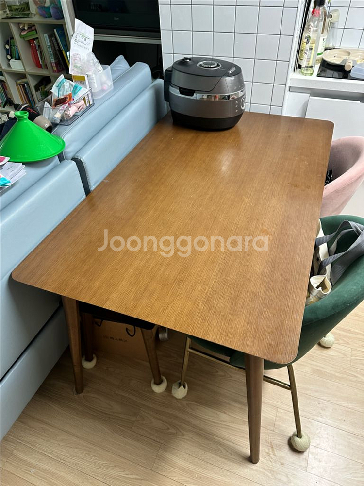 리바트 식탁 + 벤치 + 쿠션의자2개--0