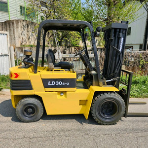 두산 LD30S-2 떠블 자동발 디젤중고지게차
