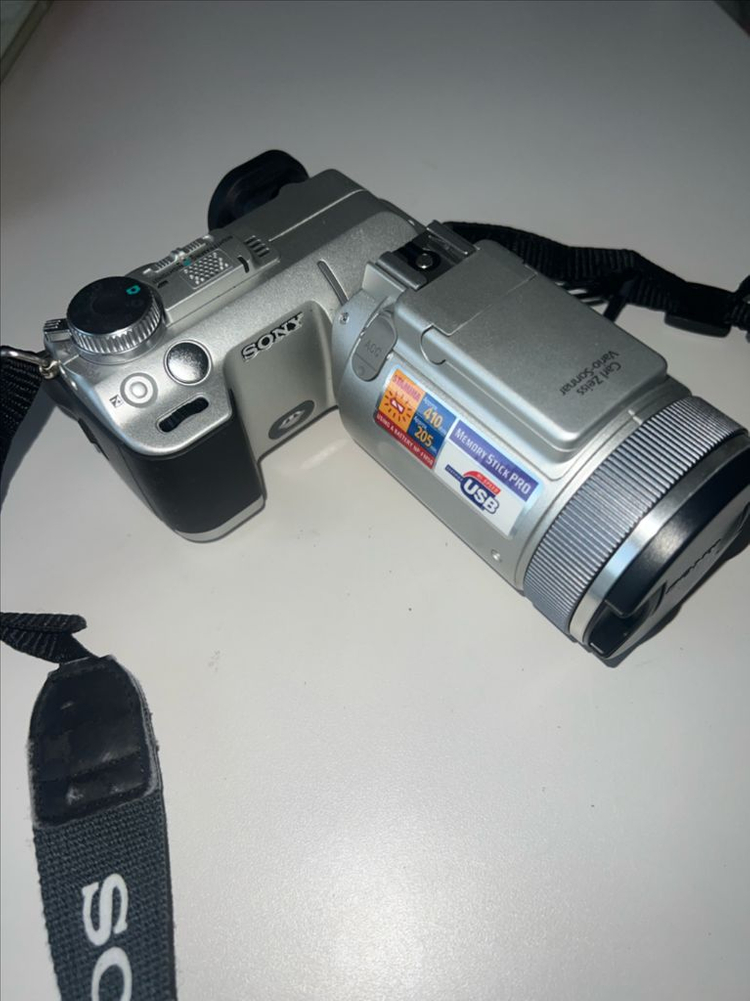 소니 f717 이미지