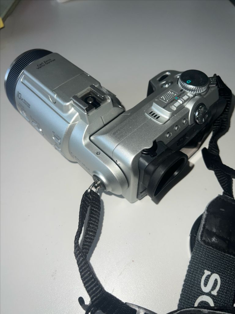 소니 f717 이미지