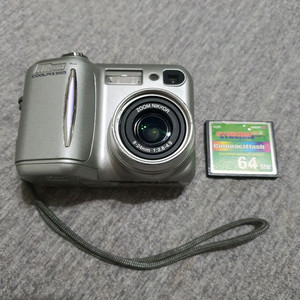 니콘 쿨픽스 885 디카