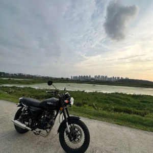 엘로이 팬텀 125s 21년식 오토바이