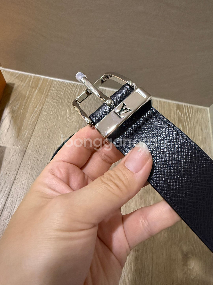 (새상품)루이비통 퐁 뇌프 남성 벨트--2