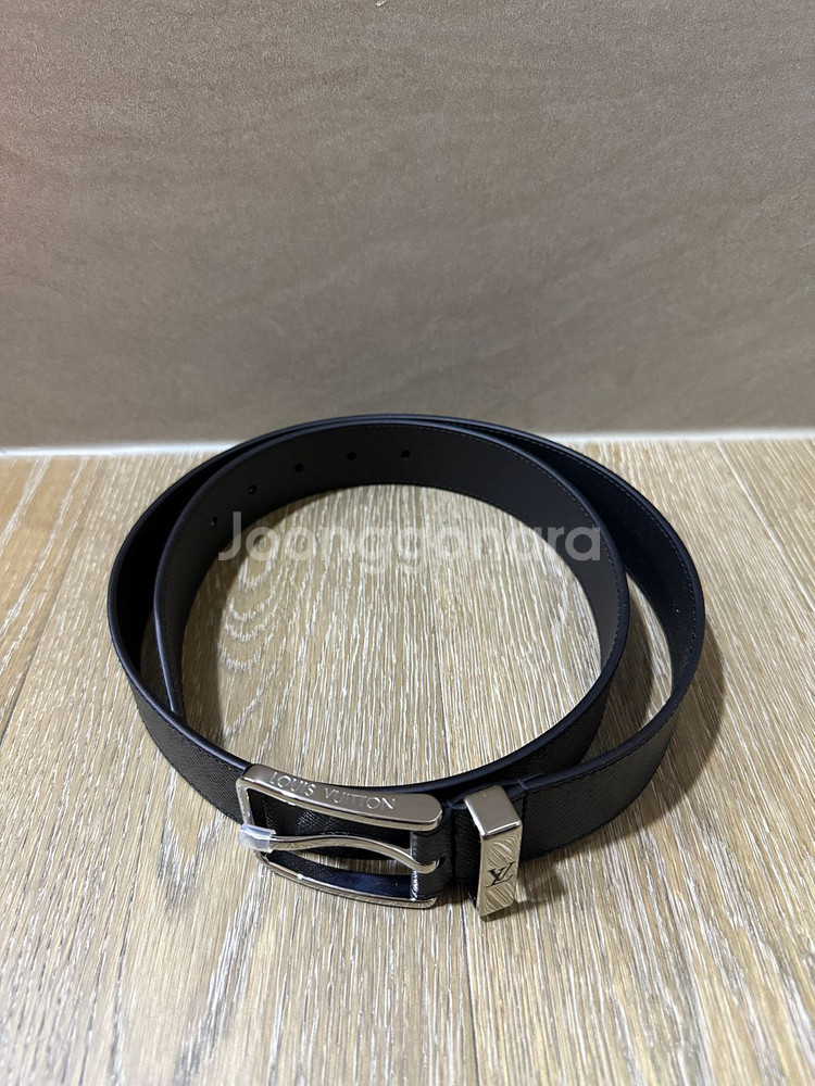 (새상품)루이비통 퐁 뇌프 남성 벨트--1