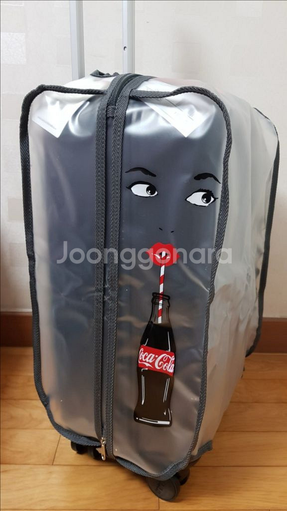 코카콜라 캐리어 28인치--3