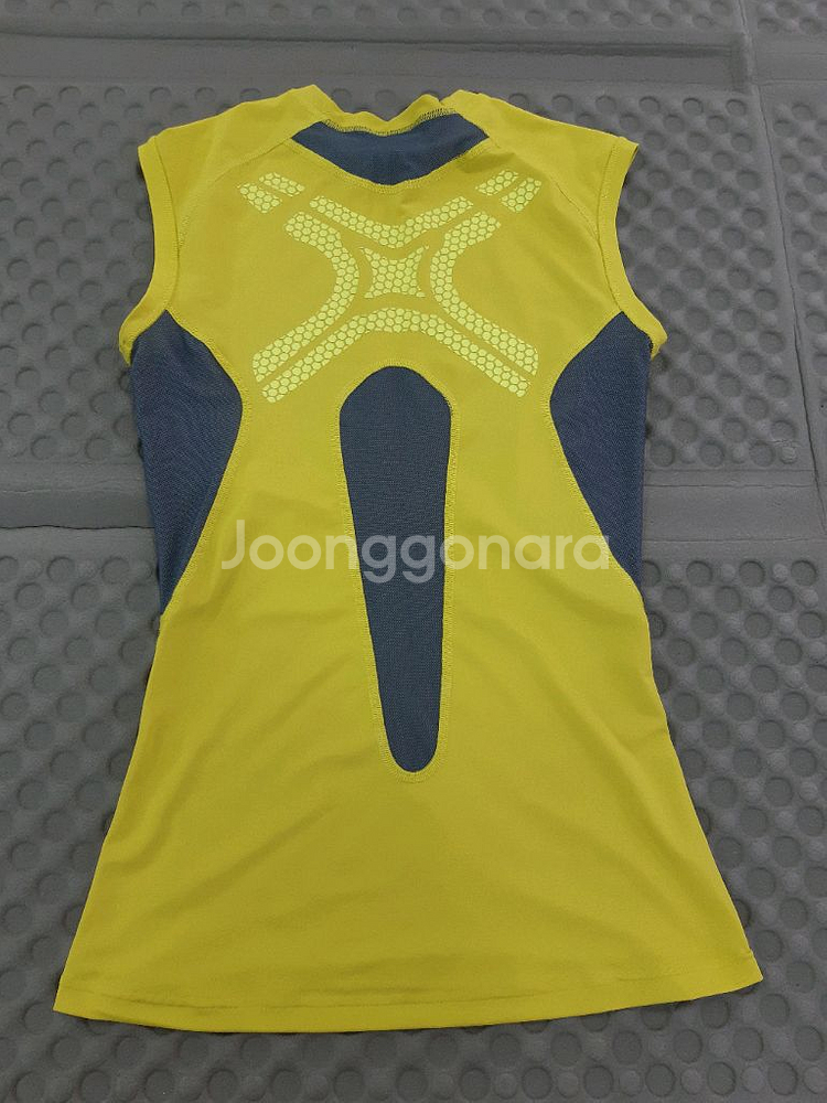 아디다스 Techfit 민소매--1