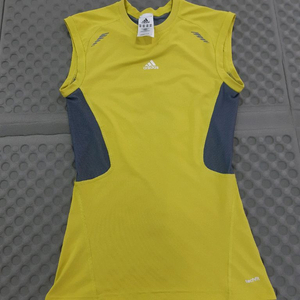 아디다스 Techfit 민소매