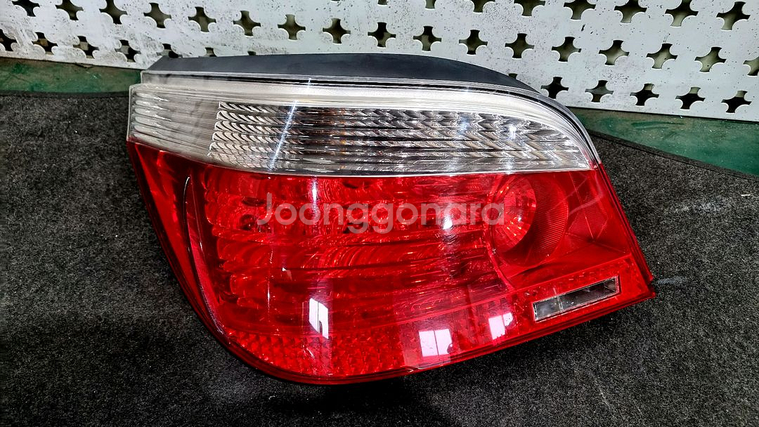BMW E60 5시리즈 전기형 데루등 테일램프 후미등--2