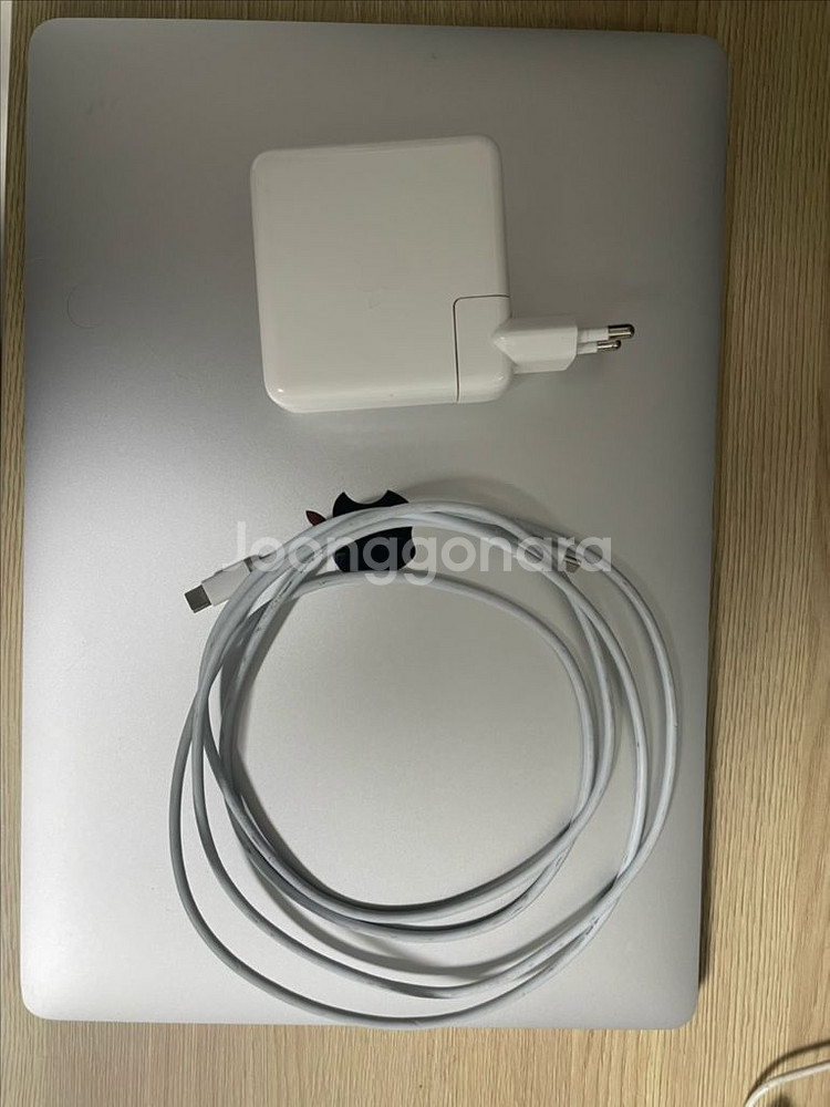 맥북 프로 15인치 2019년형 i7/16GB/256G--6