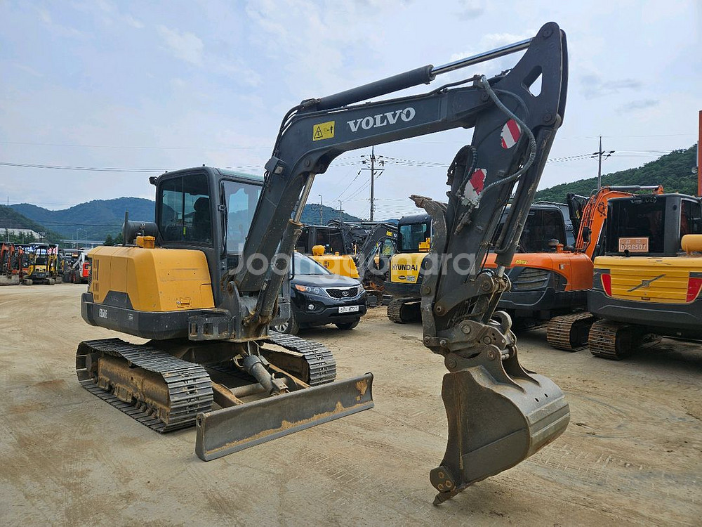 볼보02 농장용굴삭기 저가동 코집 EC60E 2017년--1
