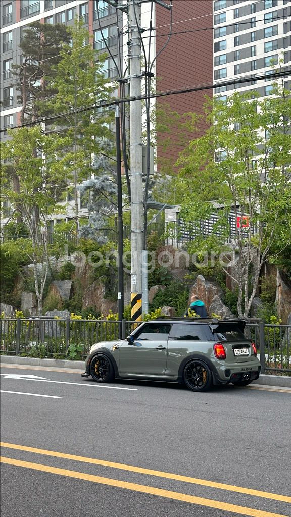 미니쿠퍼 JCW F56 3DR2.0 풀튜닝차량 팝니다.--1