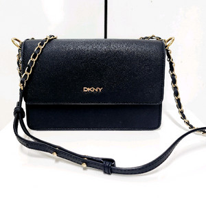 DKNY 블랙 사피아노 가죽백