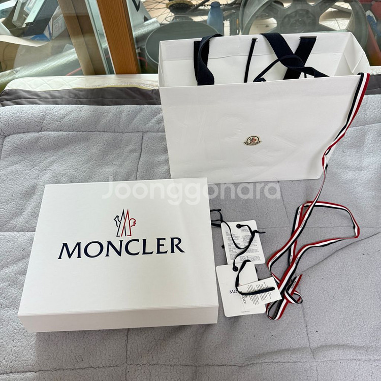 몽클레어 반팔티L사이즈 풀박스--5