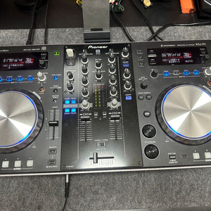 xdj r1
