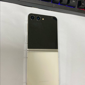 KT 갤럭시Z플립5 화이트 256G 무잔상 베젤조금빠짐