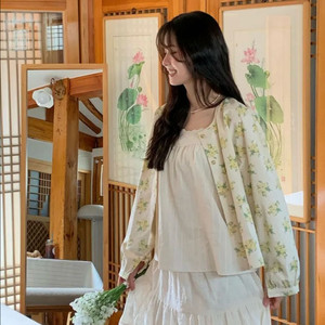 로버블 뒷밴딩 브이 레이스 나시