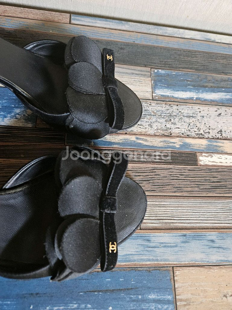 샤넬블랙플라워리본힐(벨벳느낌)--3
