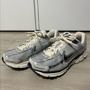 나이키 줌 보메로5 270