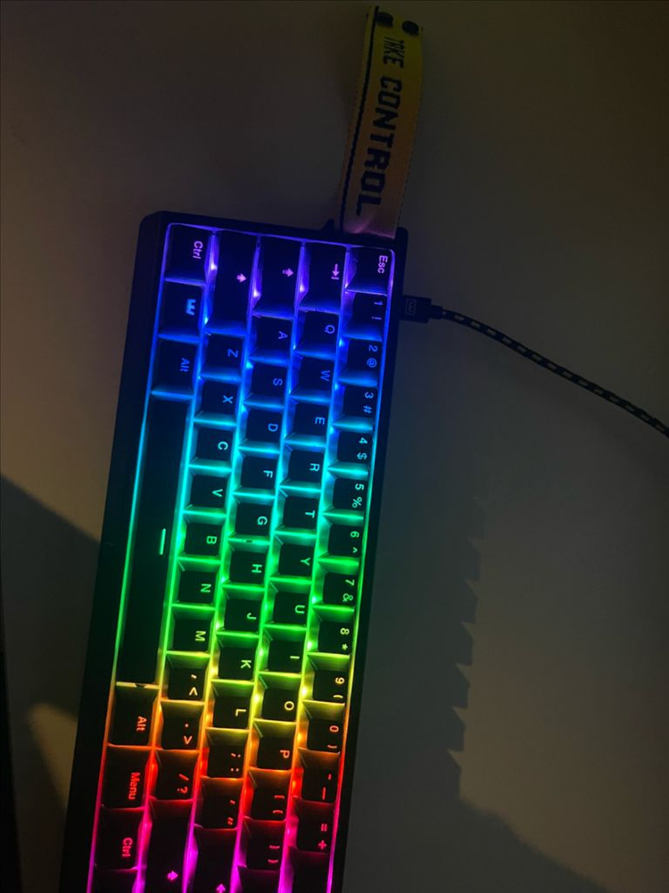 우팅60he 키보드 이미지