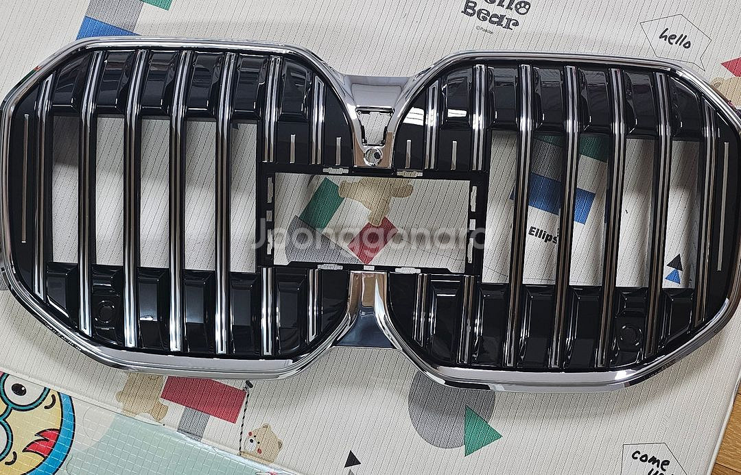 BMW G70 신형 7시리즈 키드니그릴 정품 판매--0