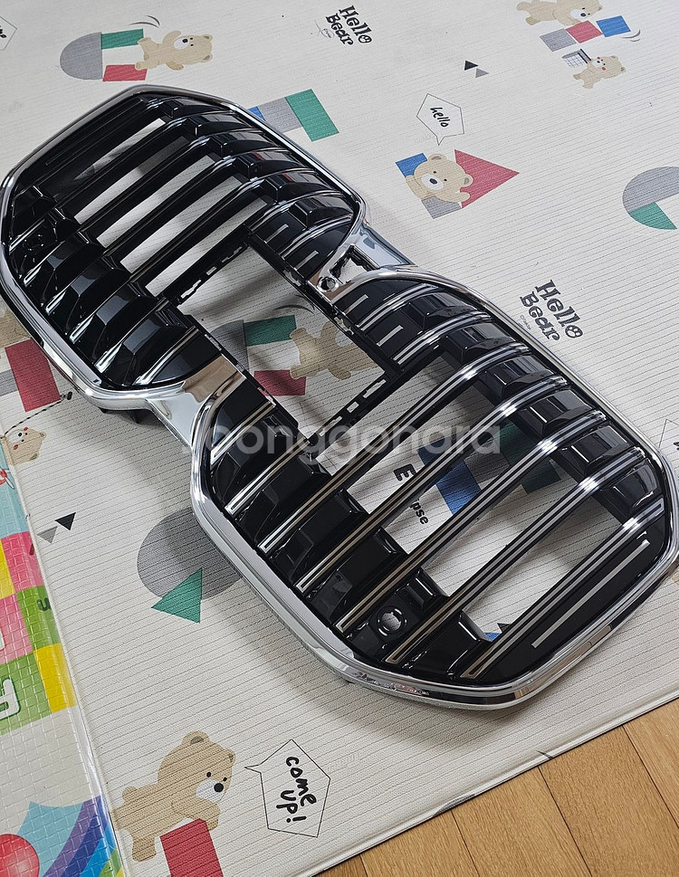 BMW G70 신형 7시리즈 키드니그릴 정품 판매--2