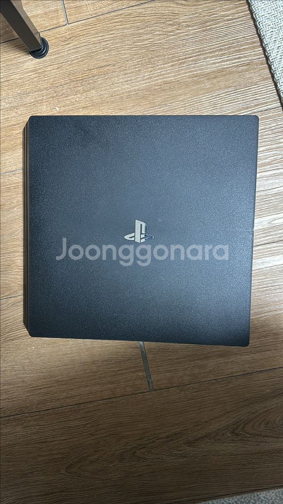 플스4 프로 팝니다 색상 검정 흰색--0