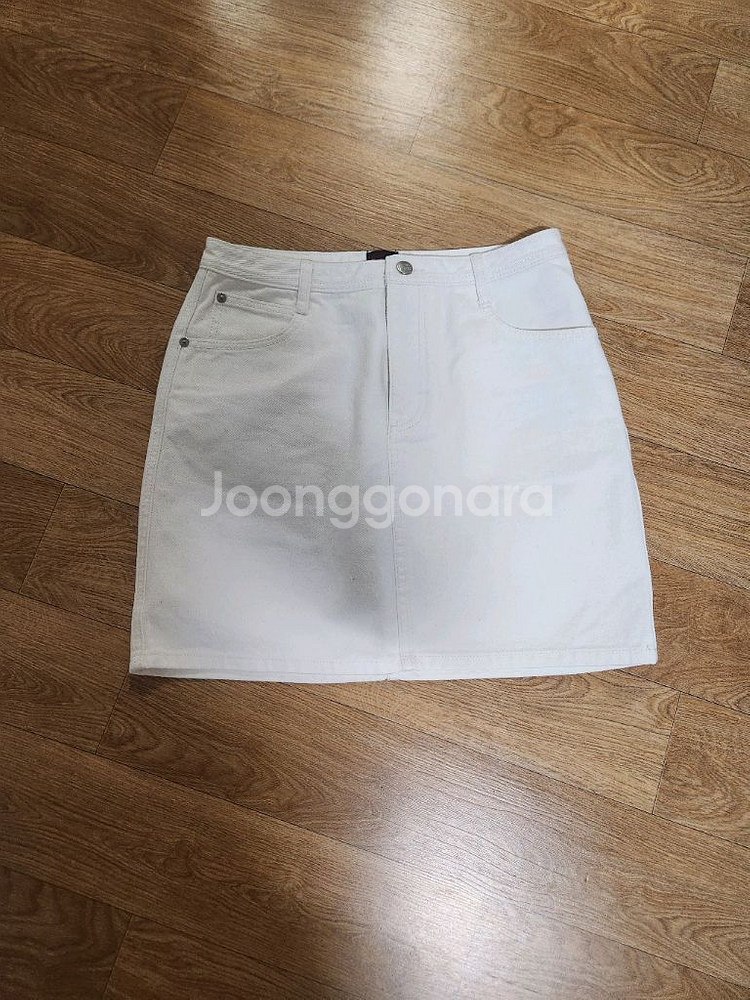 Lee 화이트데님스커트 라지사이즈 상태좋음--0