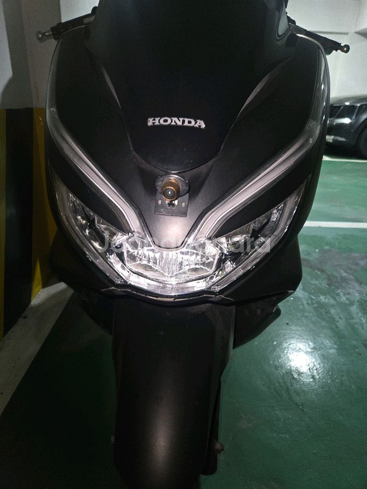 pcx 18년식 키로스 20000 출퇴근용이라 조금씩--0