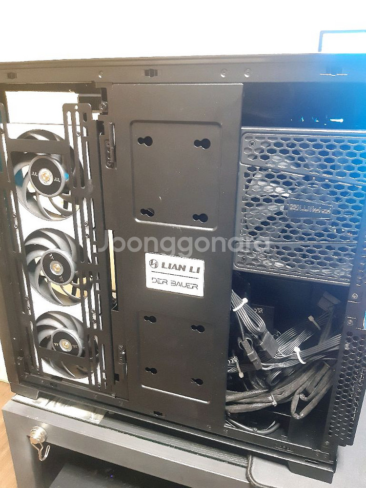 리안리 터프팬 9800x3D rtx5080 튜닝 컴퓨터--5