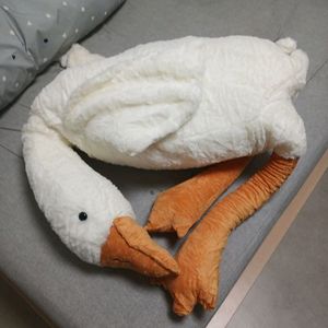 큰 거위 인형