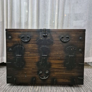 전통고가구 인테리어 반닫이
