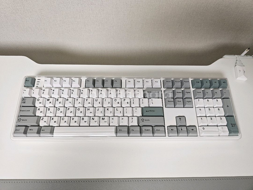 3월구입 GK798PRO 메탈화이트 브라운슈가--0
