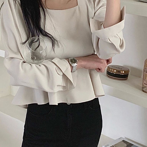 (F) 스퀘어넥 프릴 퍼프 블라우스 한번 착용