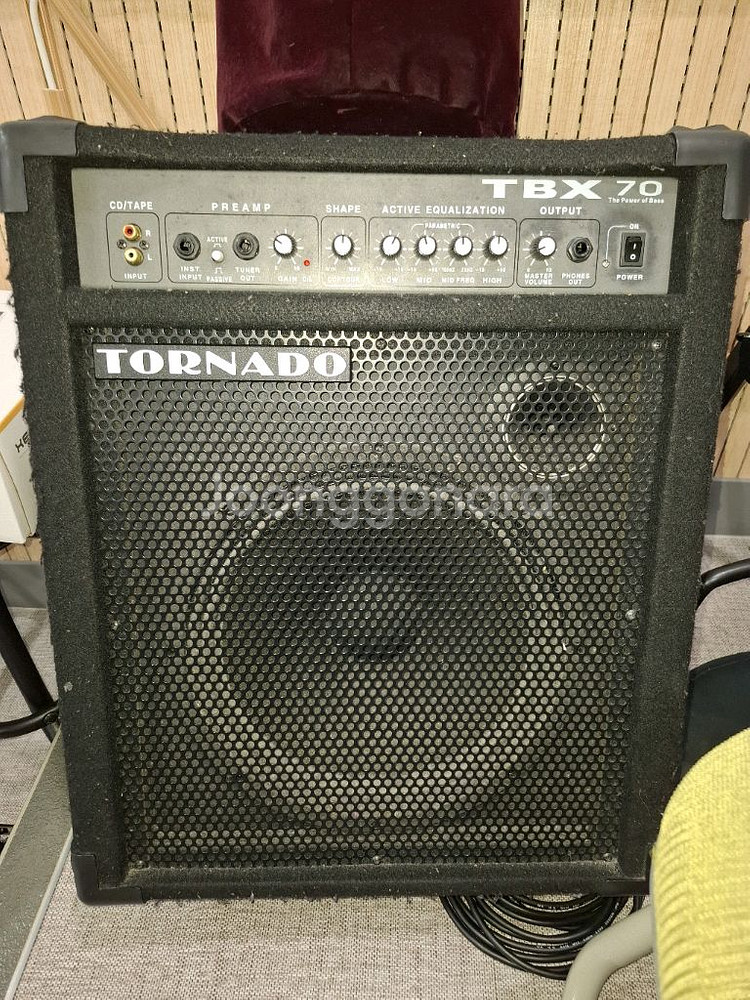 Tornado TBX-70 베이스 앰프입니다--3
