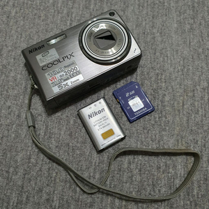 니콘 쿨픽스 S550 디카