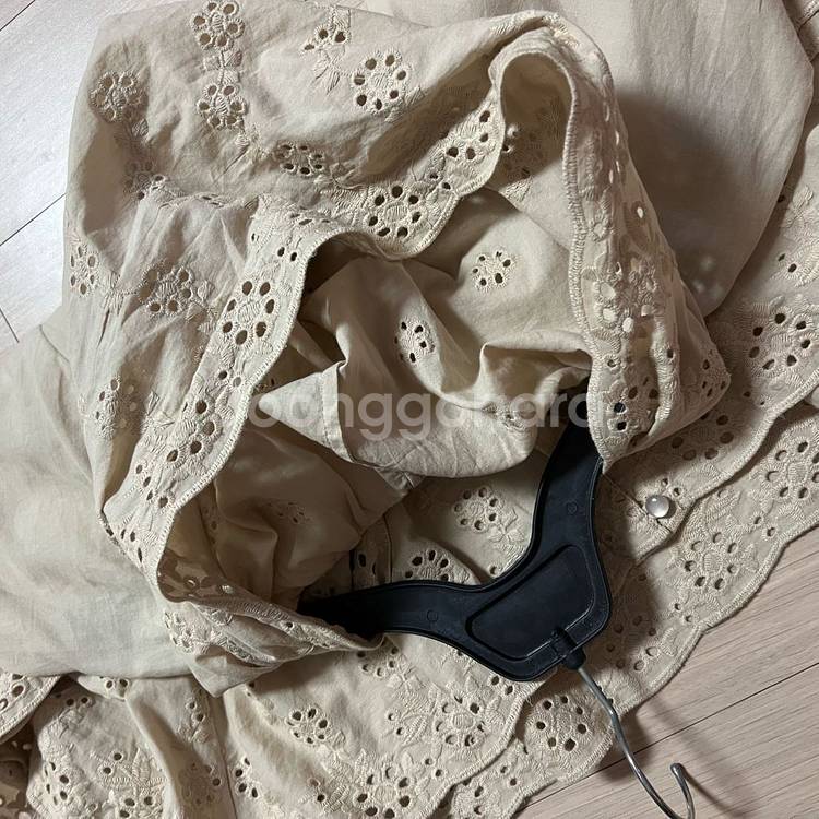 로즈베이 펀칭 면 아일렛 후드 케이프 블라우스 가디건--7