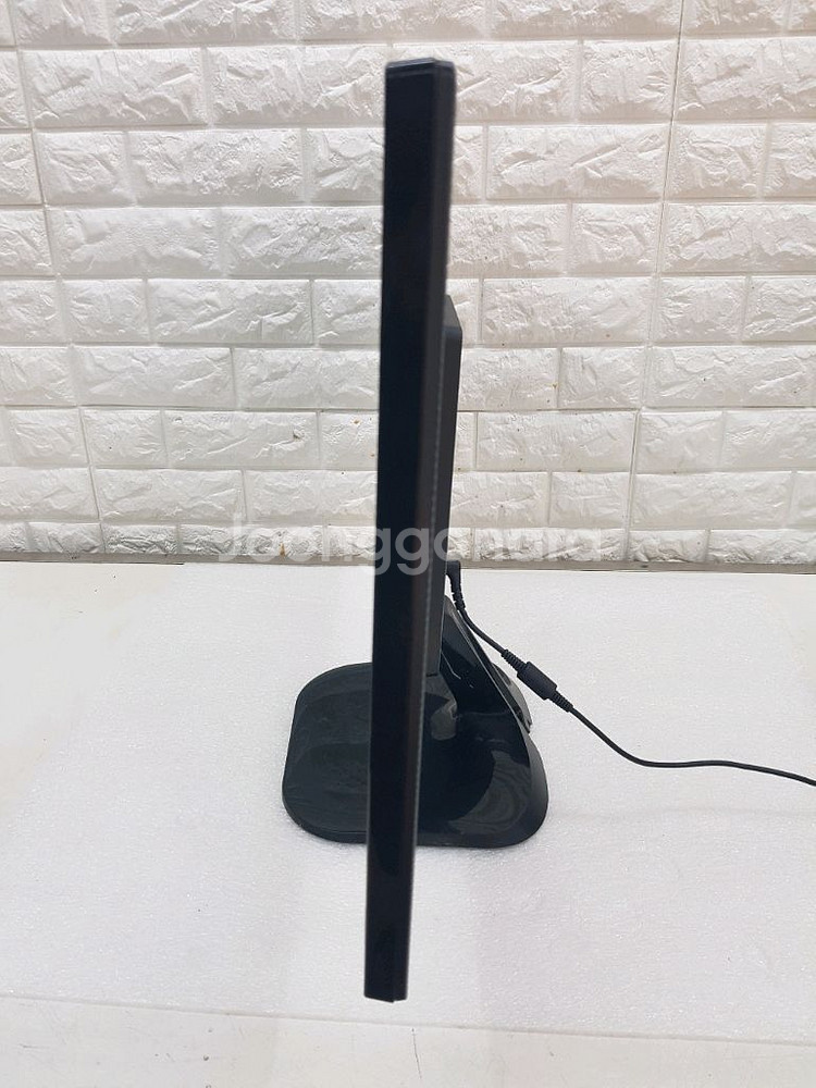 LG 27인치 LED 모니터 입니다--2