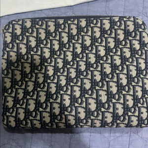 디올 오블리크 클러치
